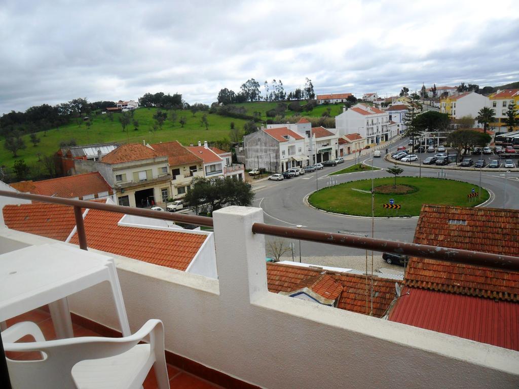 Apartamentos Bau-Doce Cercal do Alentejo Ruang foto